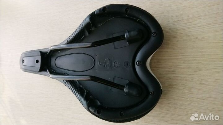 Седло велосипедное Hartman