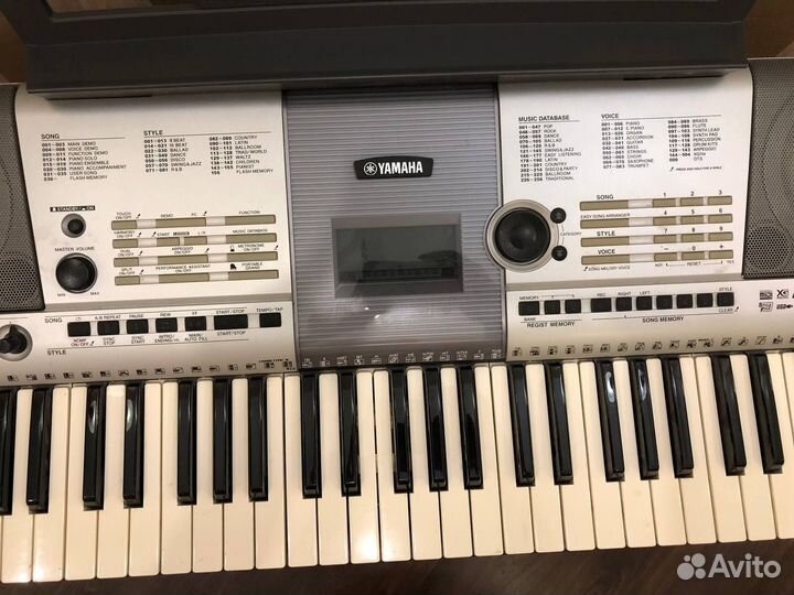 Синтезатор Yamaha PSR E403