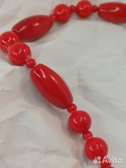 Украшение из красного камня