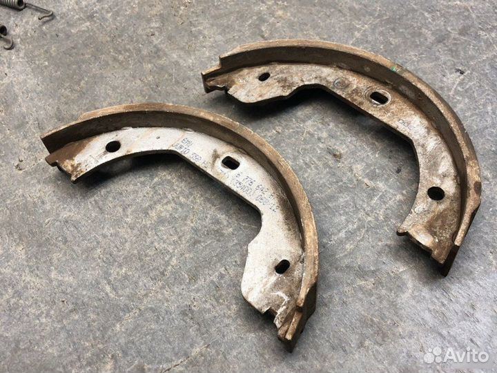 Крепеж ручника правый Bmw X6 2012-2014