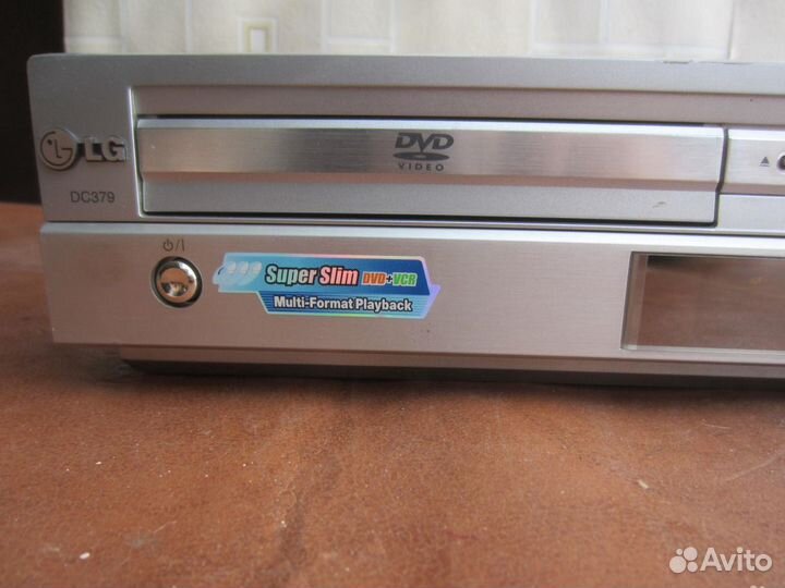 DVD/VHS-плеер LG DC379