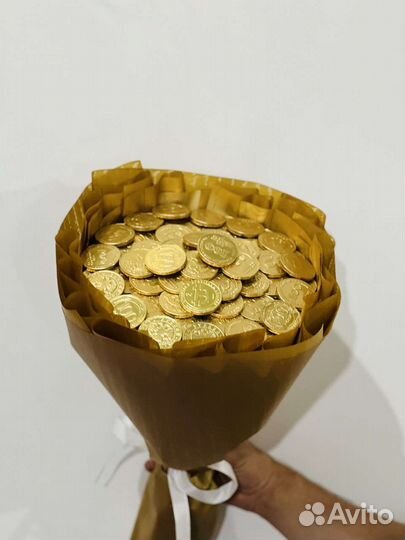Сладкий букет из шоколадных монет
