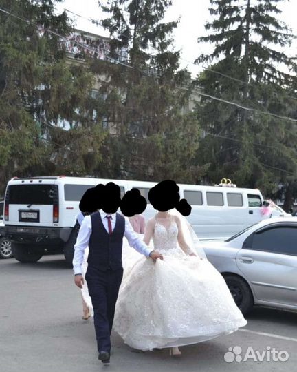 Свадебное платье со шлейфом