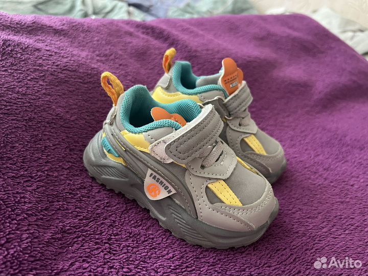 Кроссовки детские 19 размер