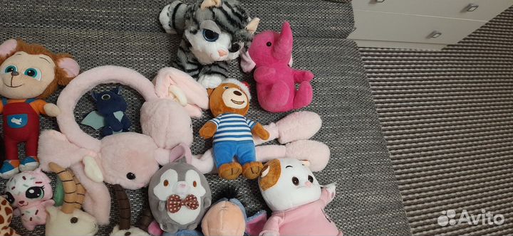 Много мягких игрушек