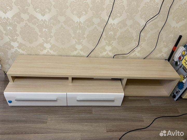 Тумба под тв белый глянец