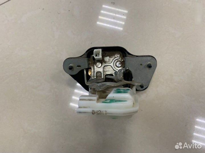 Замок багажника Jeep Cherokee KL ED6 2014