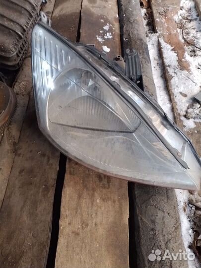 Правая Фара фокус 1