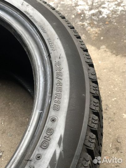 Bridgestone Blizzak VRX2 225/45 R18 91Q