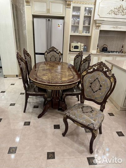 Стол в наличии