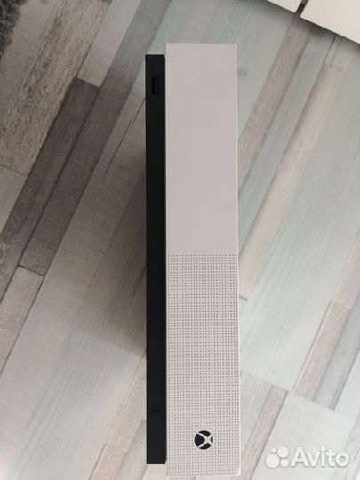 Xbox one s 1tb с играми