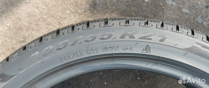 Pirelli Scorpion Winter 295/35 R21