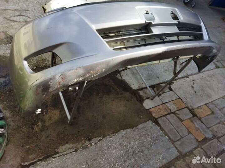 Продам передний бампер toyota wish 10 кузов