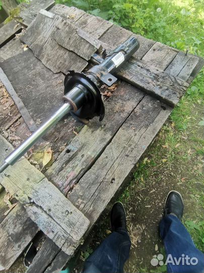 Передняя стойка амортизатора форд куга