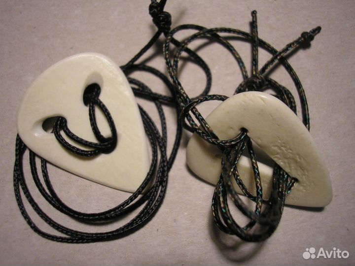 Медиатор костяной