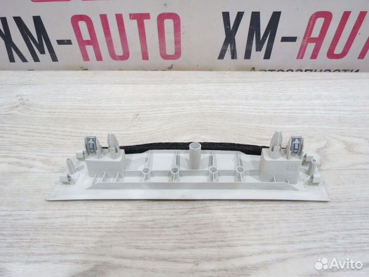 Обшивка стойки задняя правая Ford Focus 3