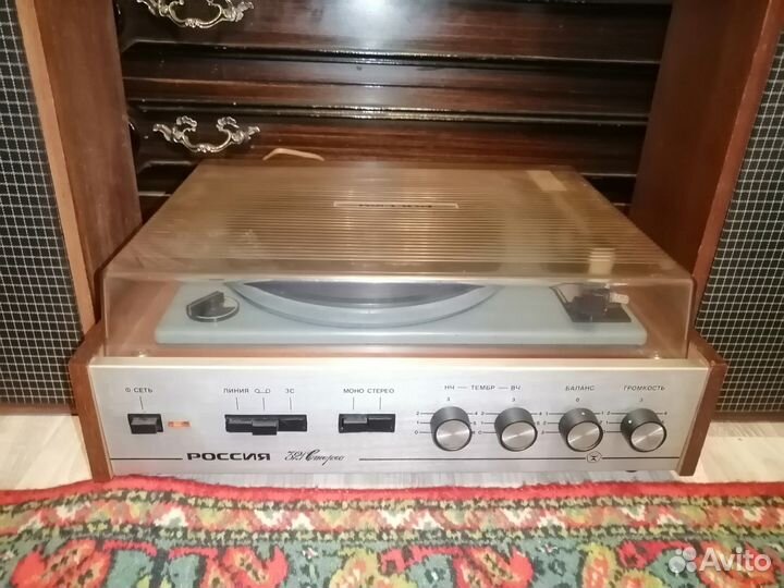 Проигрыватель винила Россия 321