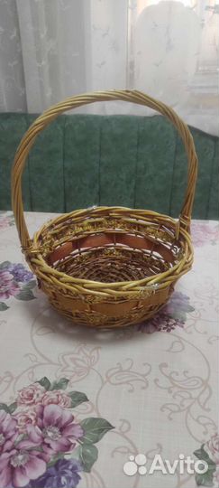 Корзинка плетеная
