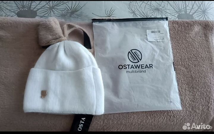 Шапка женская белая