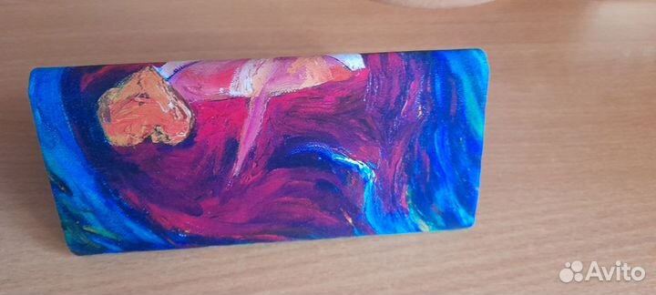 Фирменный чехол для солнечных очков