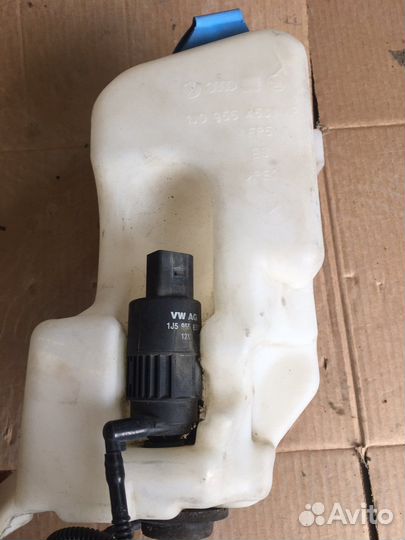 Бачок омывателя Skoda Octavia A4 (1857)