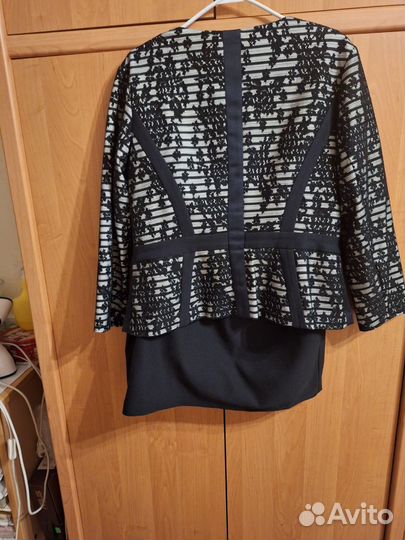 Костюм жакет и юбка 50 р