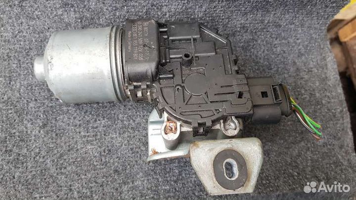 Моторчик стеклоочистителя переднего Audi A4 8E1955