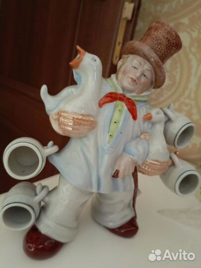 Статуэтка фарфор