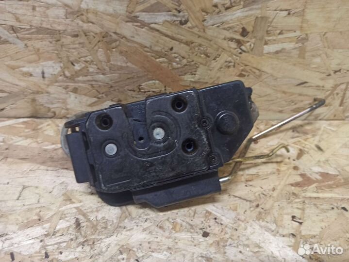 Замок передней двери правый Hyundai Getz