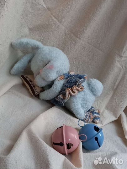 Вязаный зайка - сплюшка