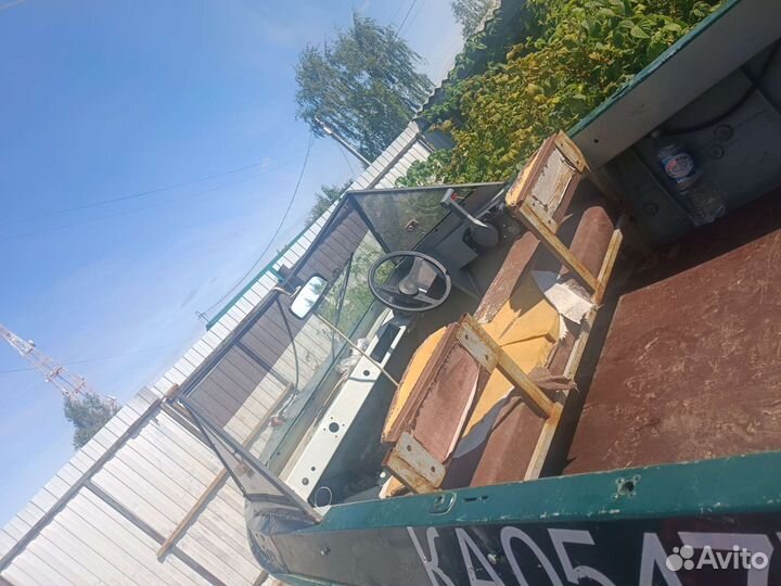 Лодка с мотором