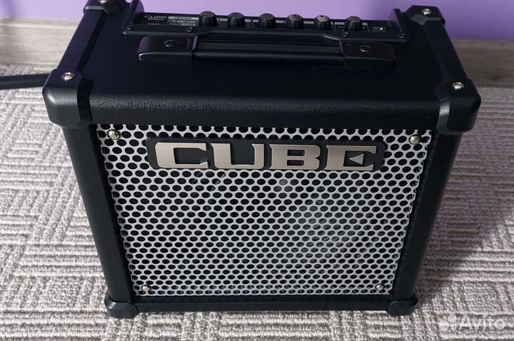 Гитарный комбоусилитель Roland cube 10GX