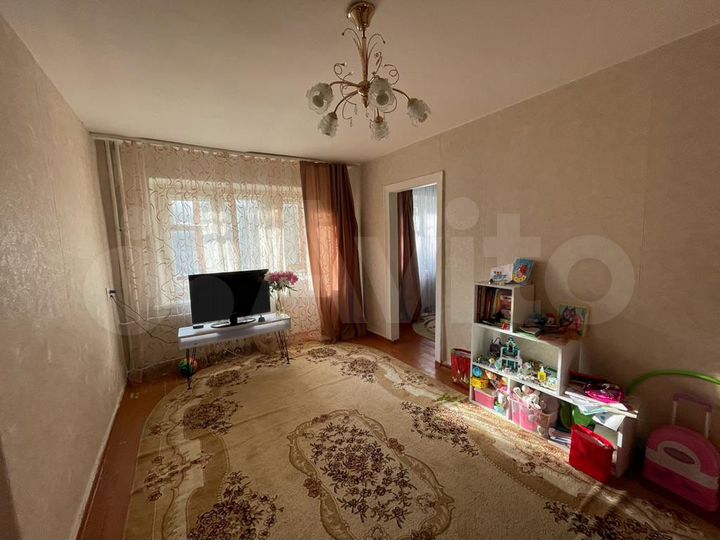 Доля в 2-к. квартире, 43,8 м², 3/5 эт.