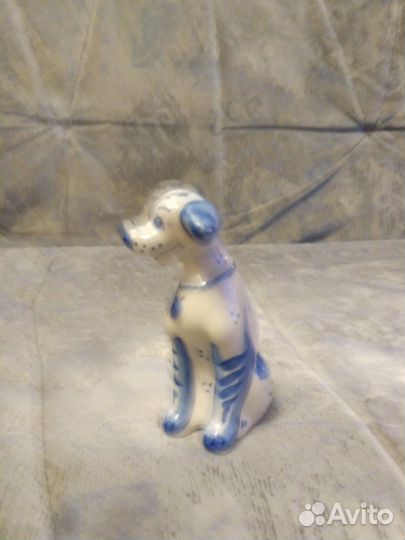 Статуэтка собачка гжель,фарфор