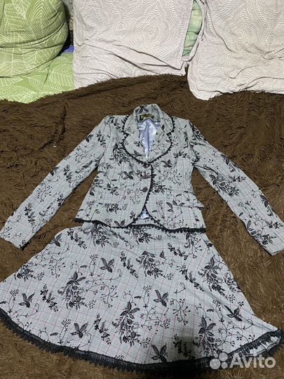 Костюм пиджак и юбка 44