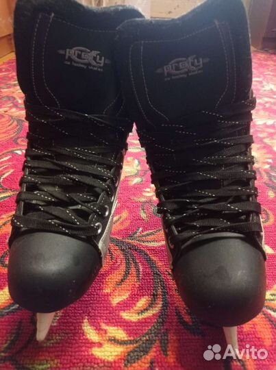 Коньки хоккейные