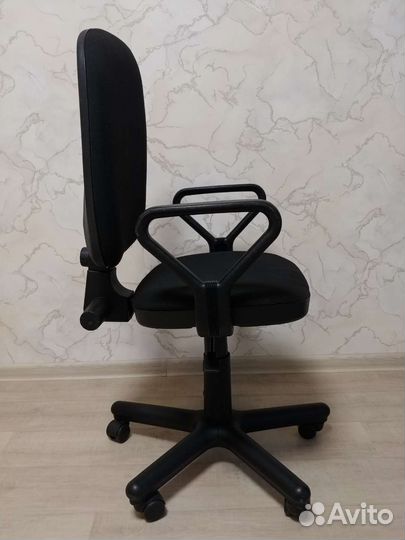 Компьютерное кресло