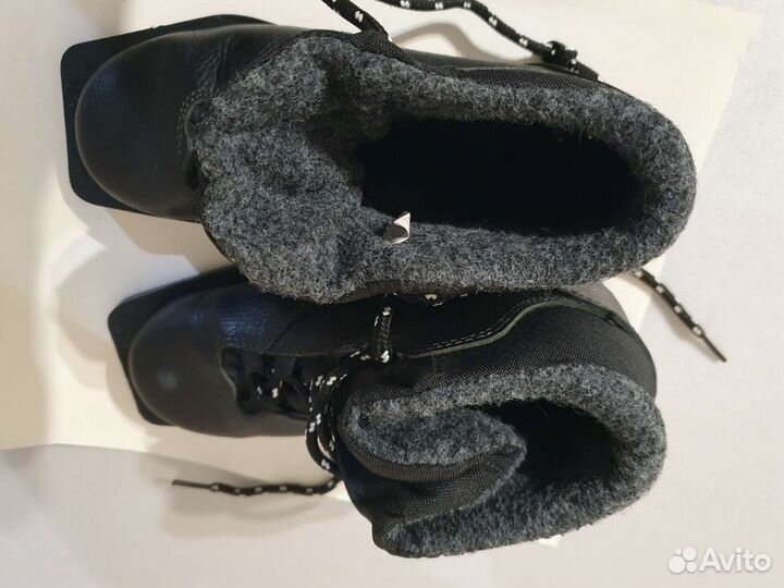 Ботинки лыжные