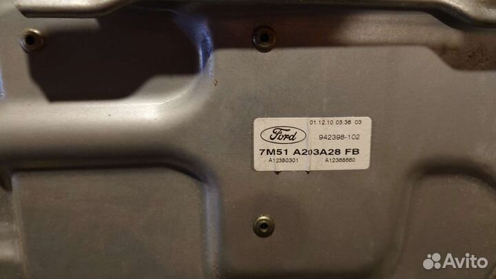 Стеклоподьемник передний правый Ford Focus 2 рест