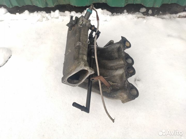 Коллектор впускной Volkswagen Golf 2 1.8