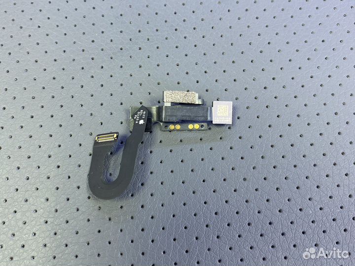 Шлейф фронтальной камеры iPhone 8 SE 2020