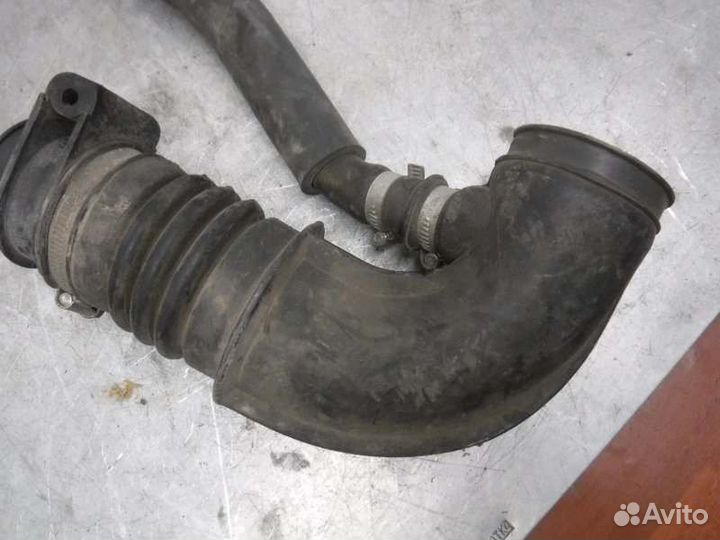 Патрубок воздушного фильтра Лада 2107 21067 2010