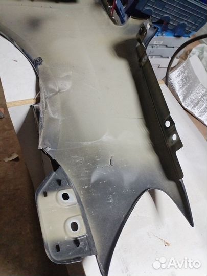 Крыло переднее левое