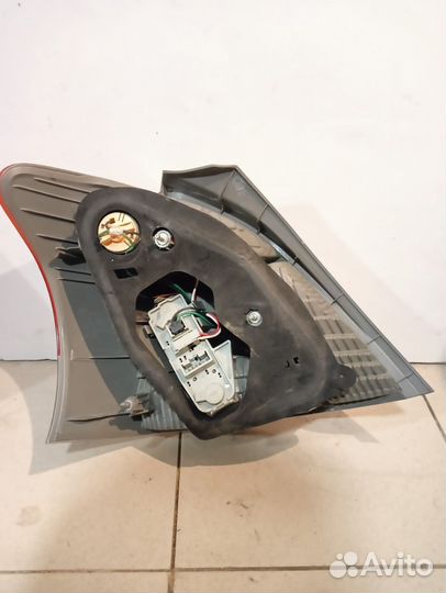 Фонарь toyota vitz ncp90 koito 52-185,52-142