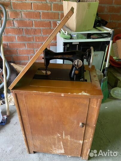 Швейная машина пмз им.Калинина
