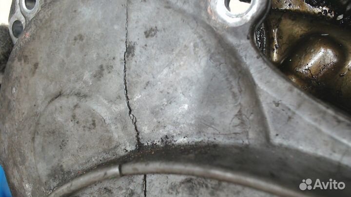 Крышка передняя двс Toyota Land Cruiser Prado (120