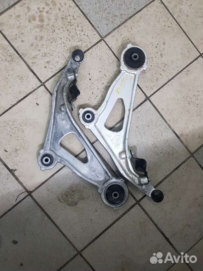 Рычагый передние Nisassan Pathfinder (52) Л /П