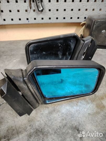 Зеркало заднего вида