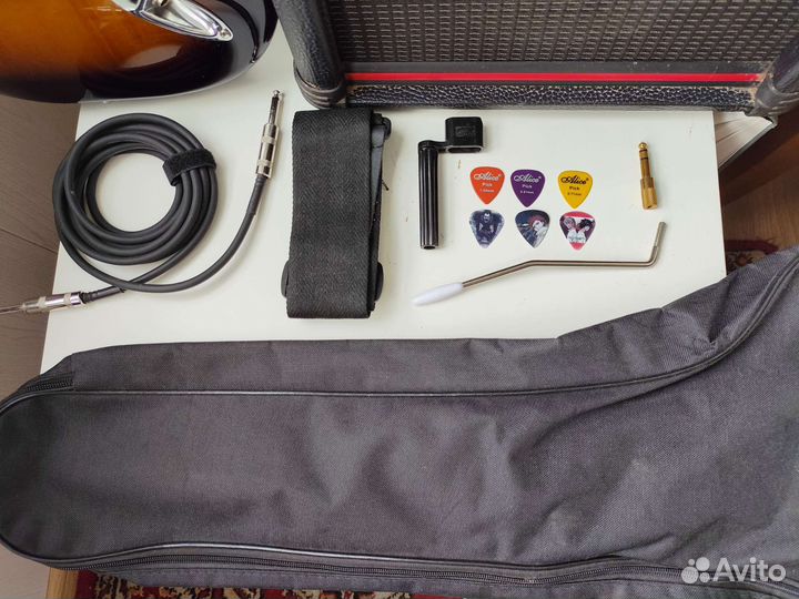 Электрогитара Fender Squier HSS +комб Peavey Rage