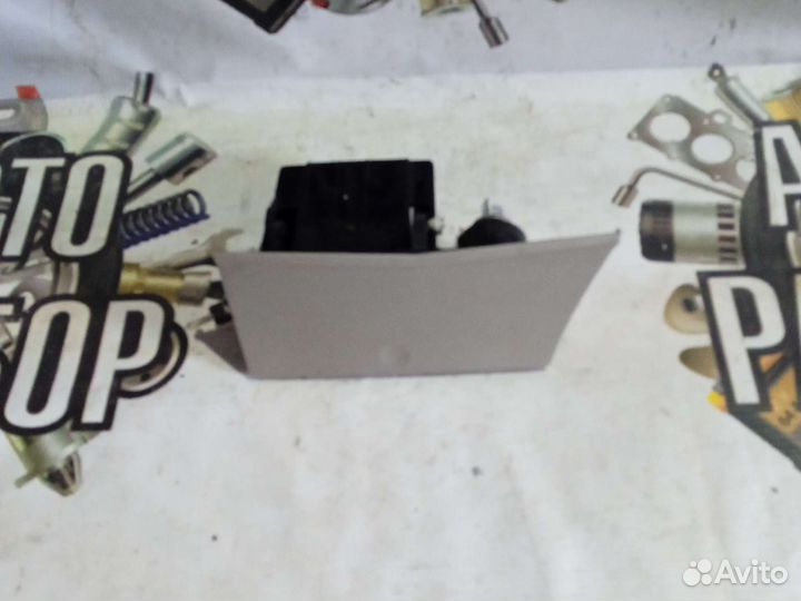 Opel Astra h пепельница